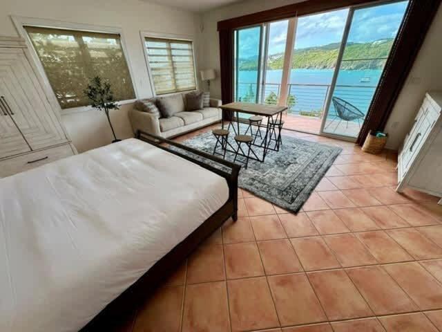 Cottage At Oceanfront Villa With Pool East End  Eksteriør billede